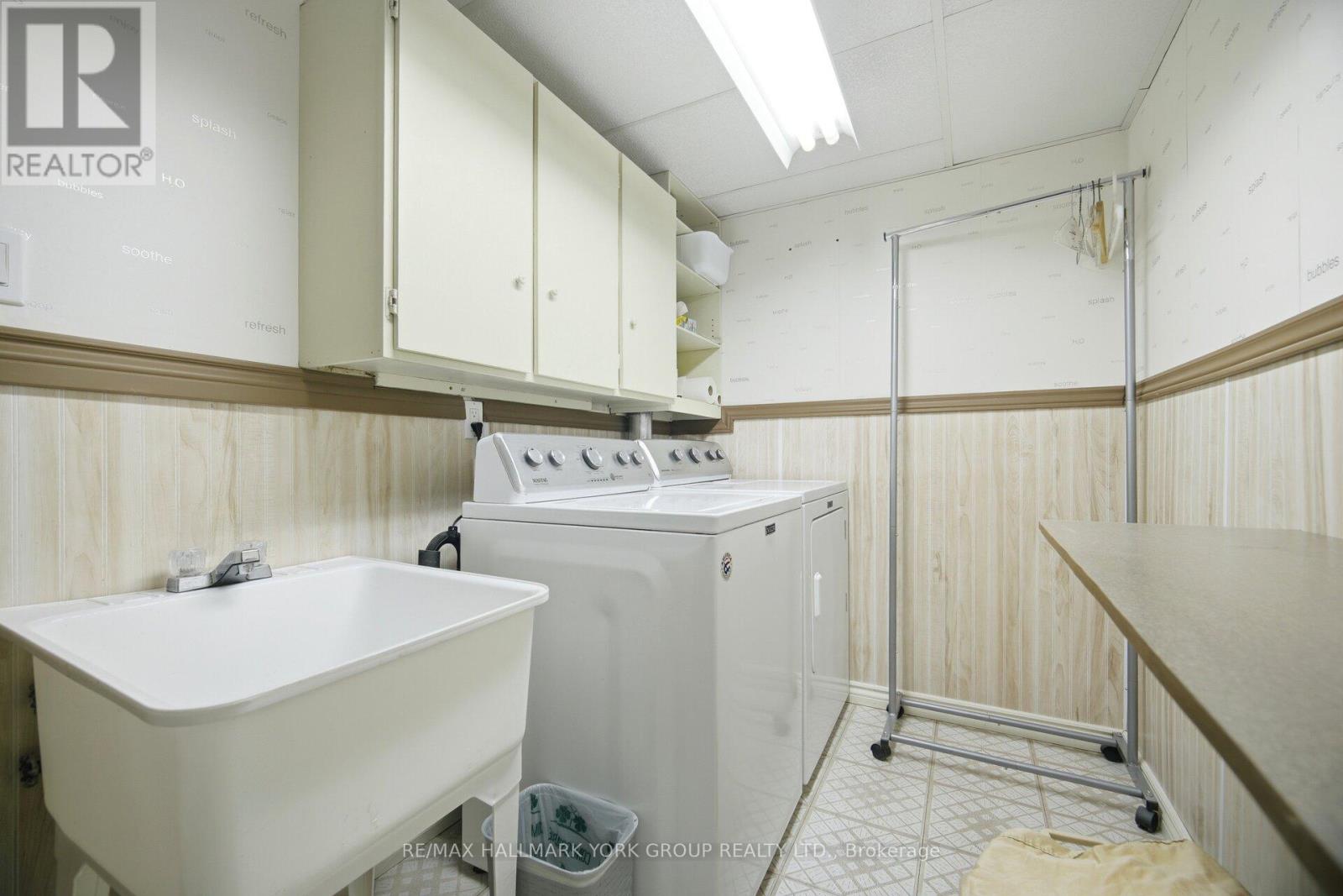 31 PARKETTE DRIVE - 37