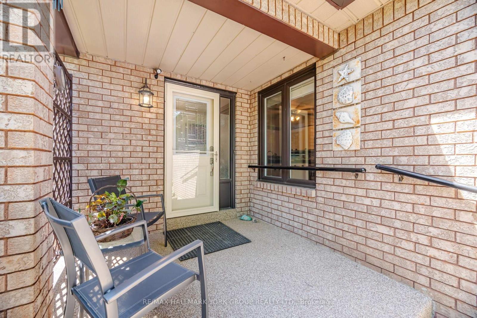 31 PARKETTE DRIVE - 4