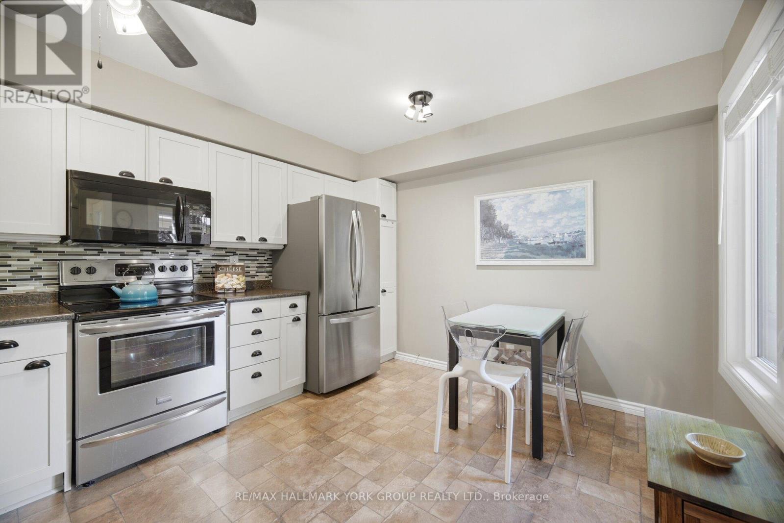 31 PARKETTE DRIVE - 7
