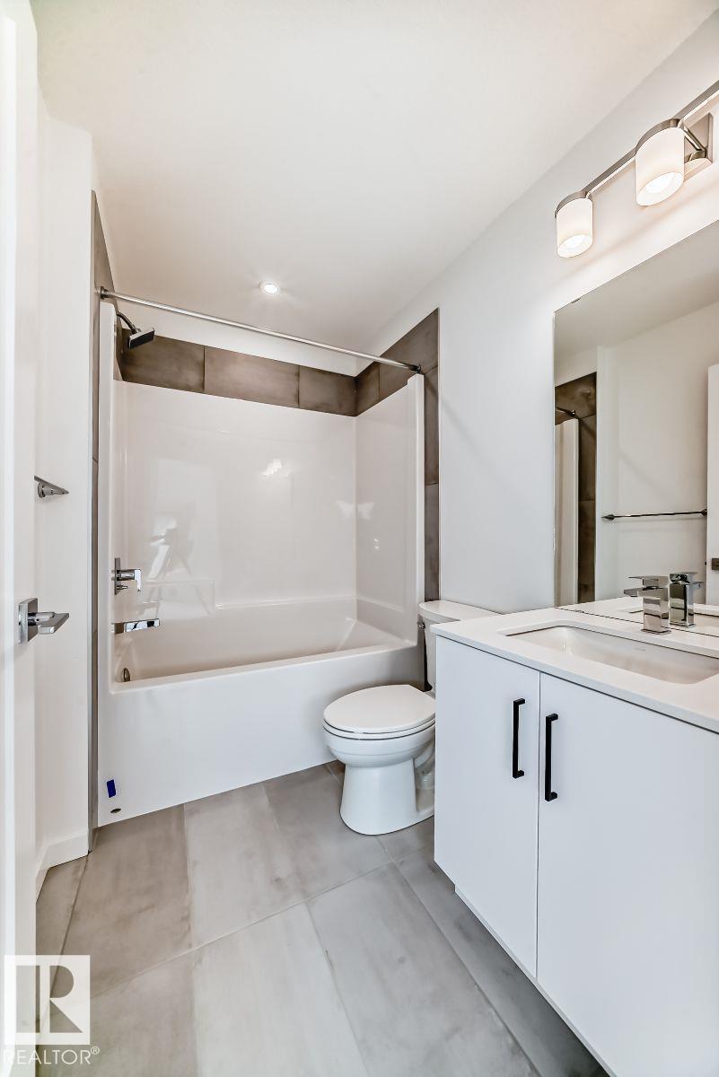 #67 5 Rondeau DR - 24
