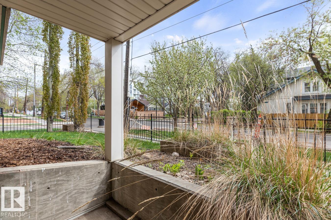 #101 8488 111 ST NW - 27