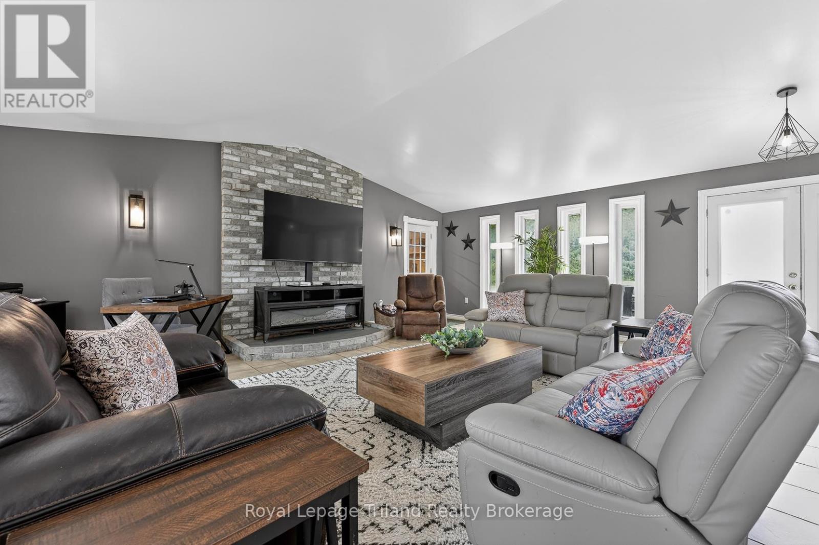 293 WHITING STREET - 9