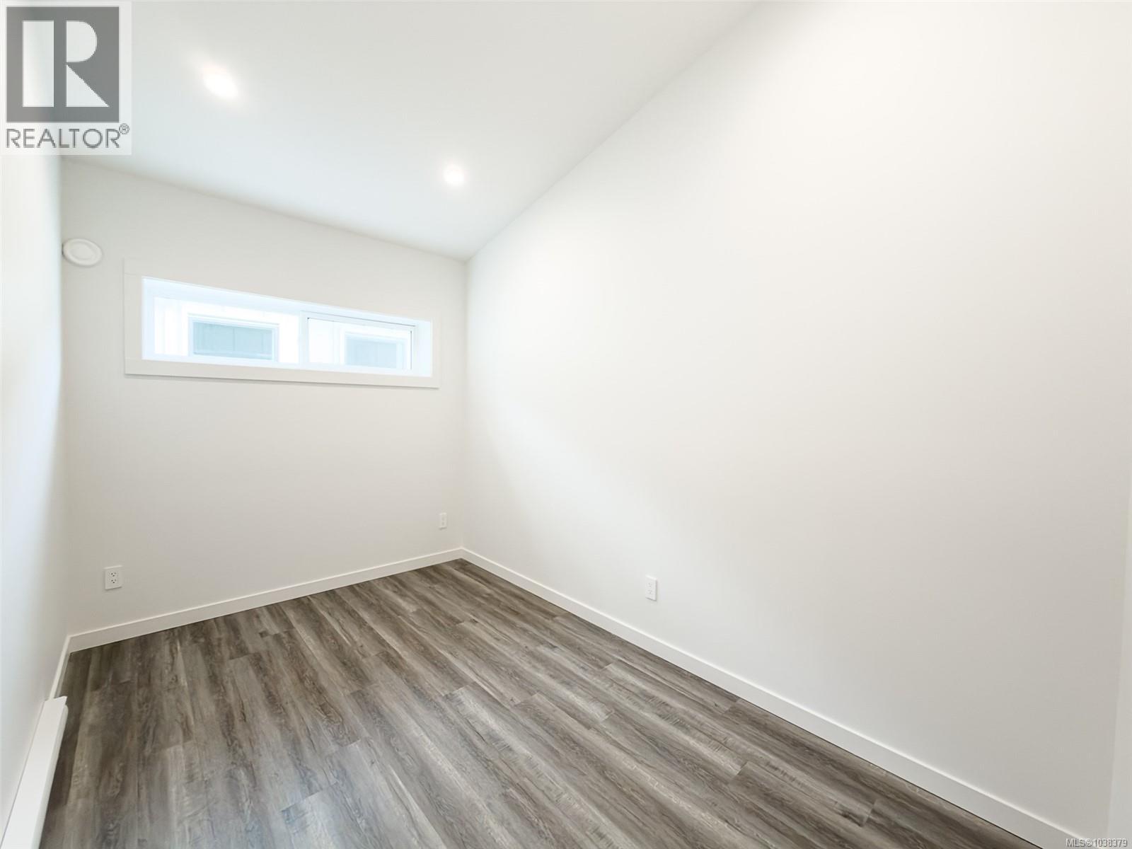 #33 3025 Royston Rd - 12