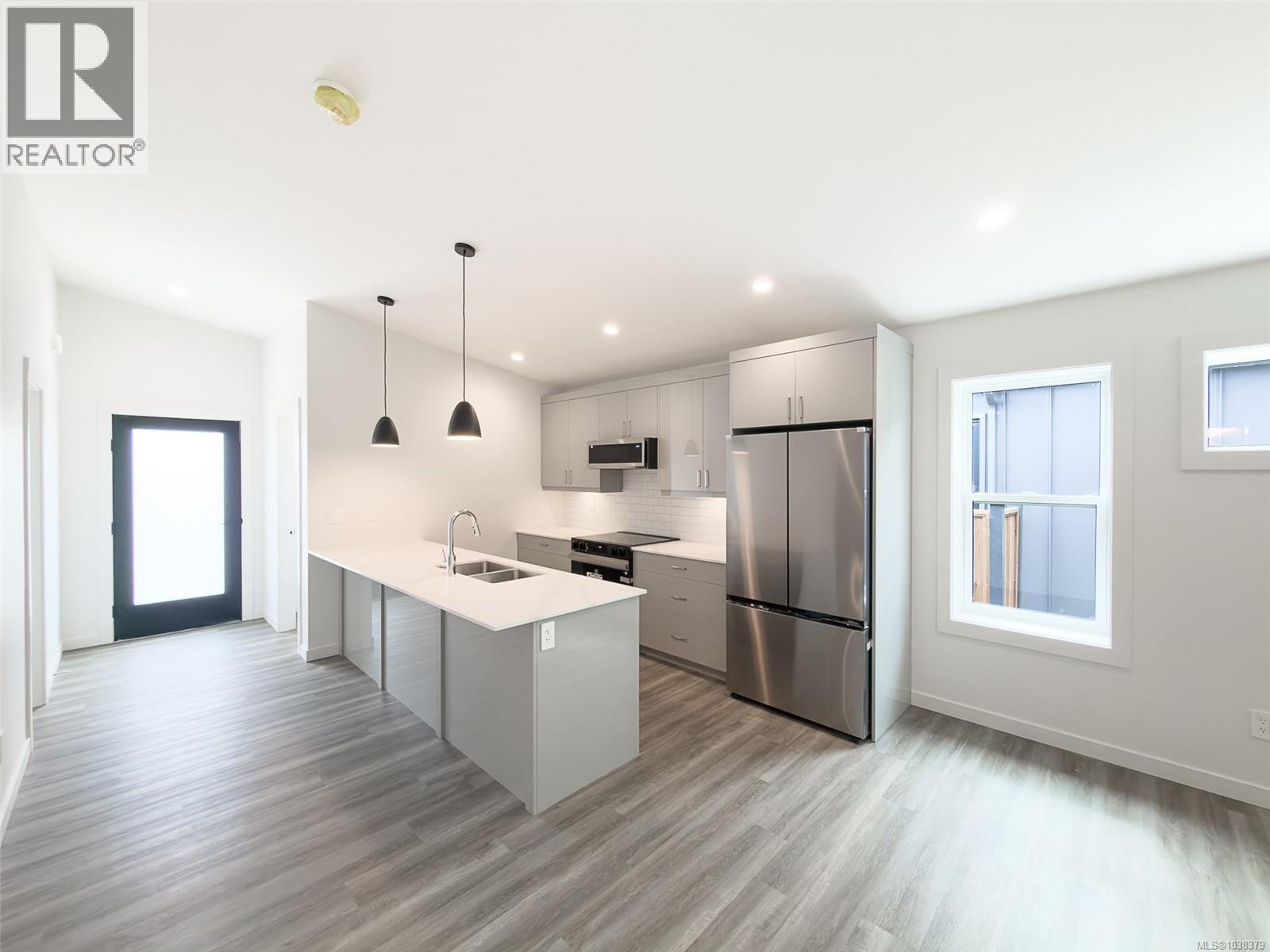 #33 3025 Royston Rd - 5