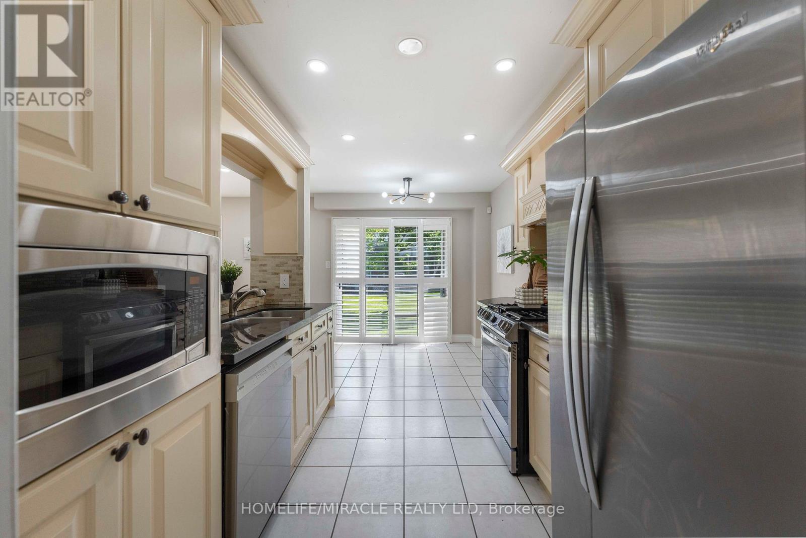 #60 5230 GLEN ERIN DRIVE - 14