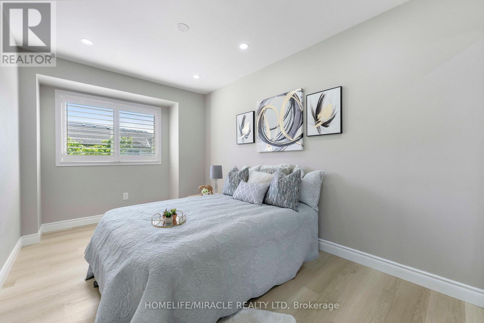 #60 5230 GLEN ERIN DRIVE - 36