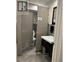 7040 Airport Road, Mississauga, ON L4T2G8 Photo 9