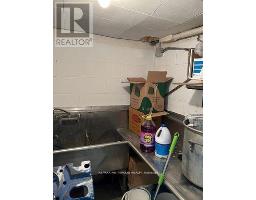 7040 Airport Road, Mississauga, ON L4T2G8 Photo 16