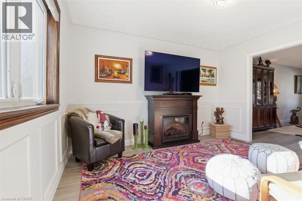 4 BREWSTER Place - 12