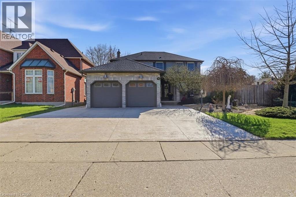 4 BREWSTER Place - 50