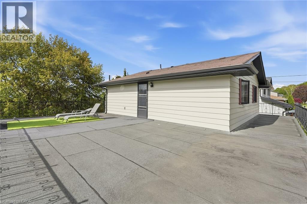 23 HILDEGARD Drive - 44