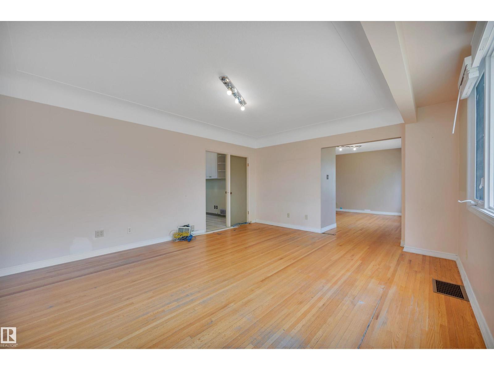 8155 79 AV NW - 5