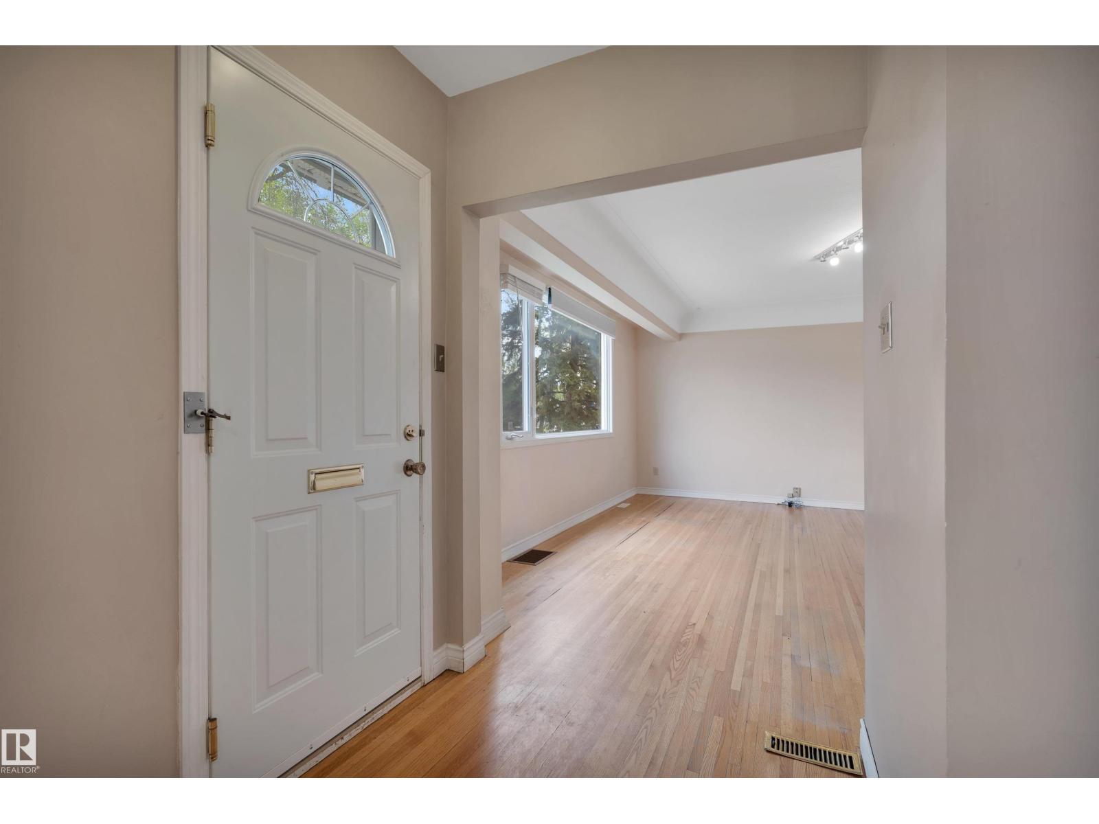 8155 79 AV NW - Image 2