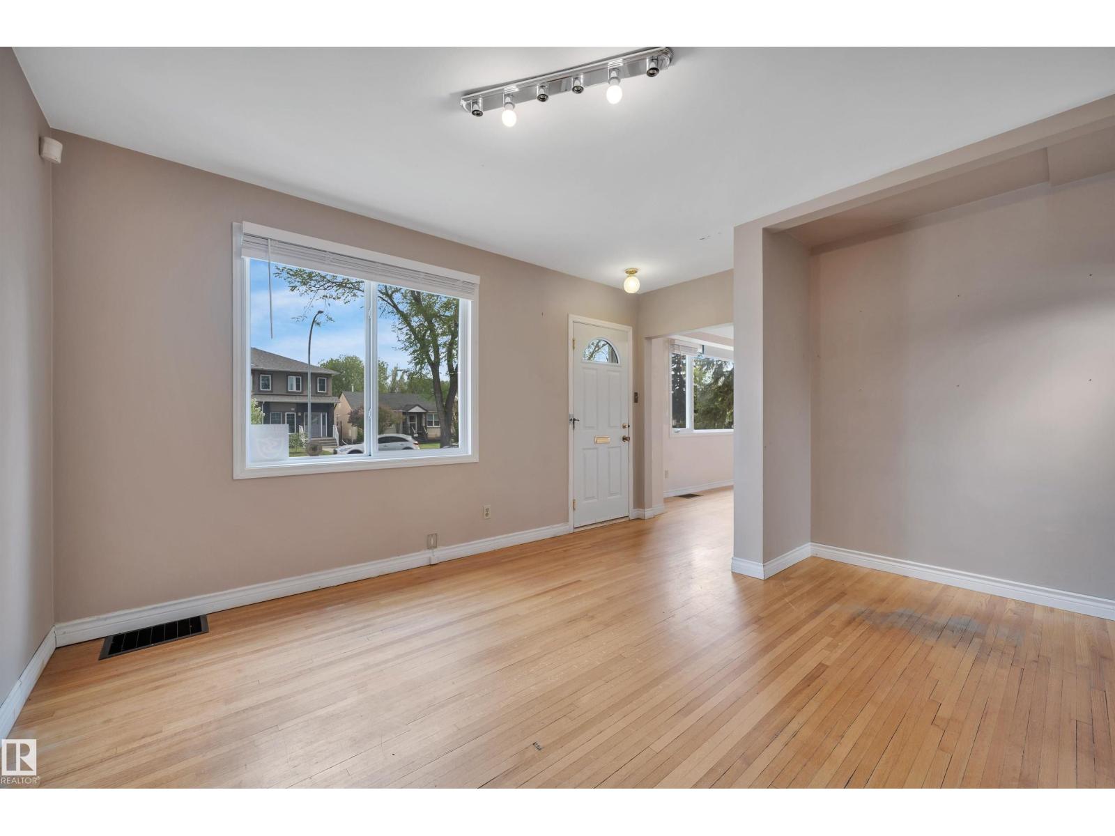 8155 79 AV NW - 7
