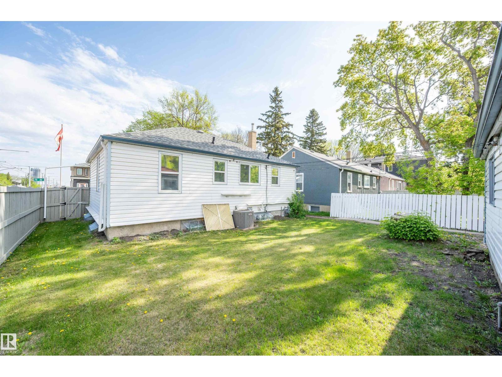 8155 79 AV NW - 28