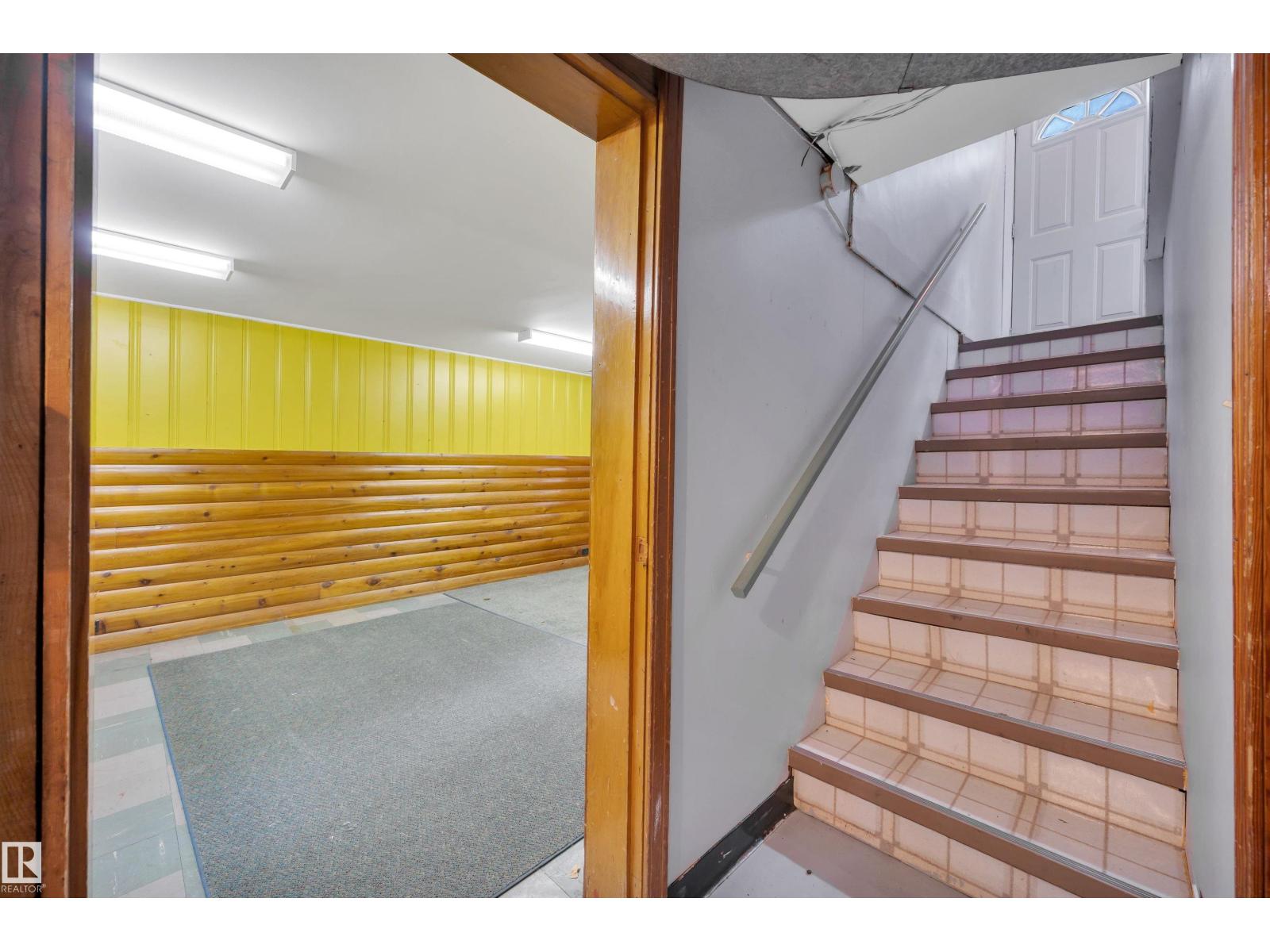 8155 79 AV NW - 19