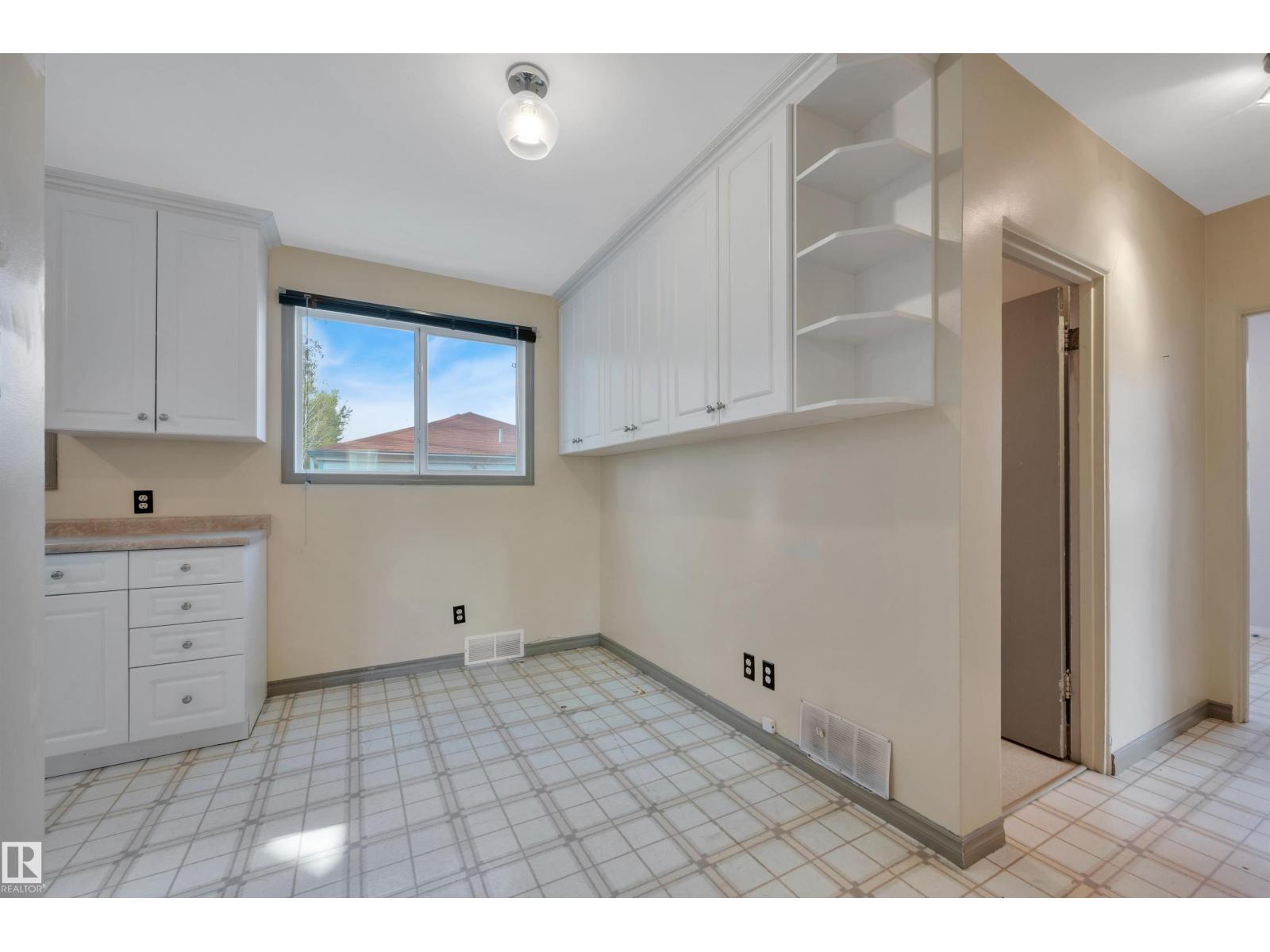 8155 79 AV NW - 9