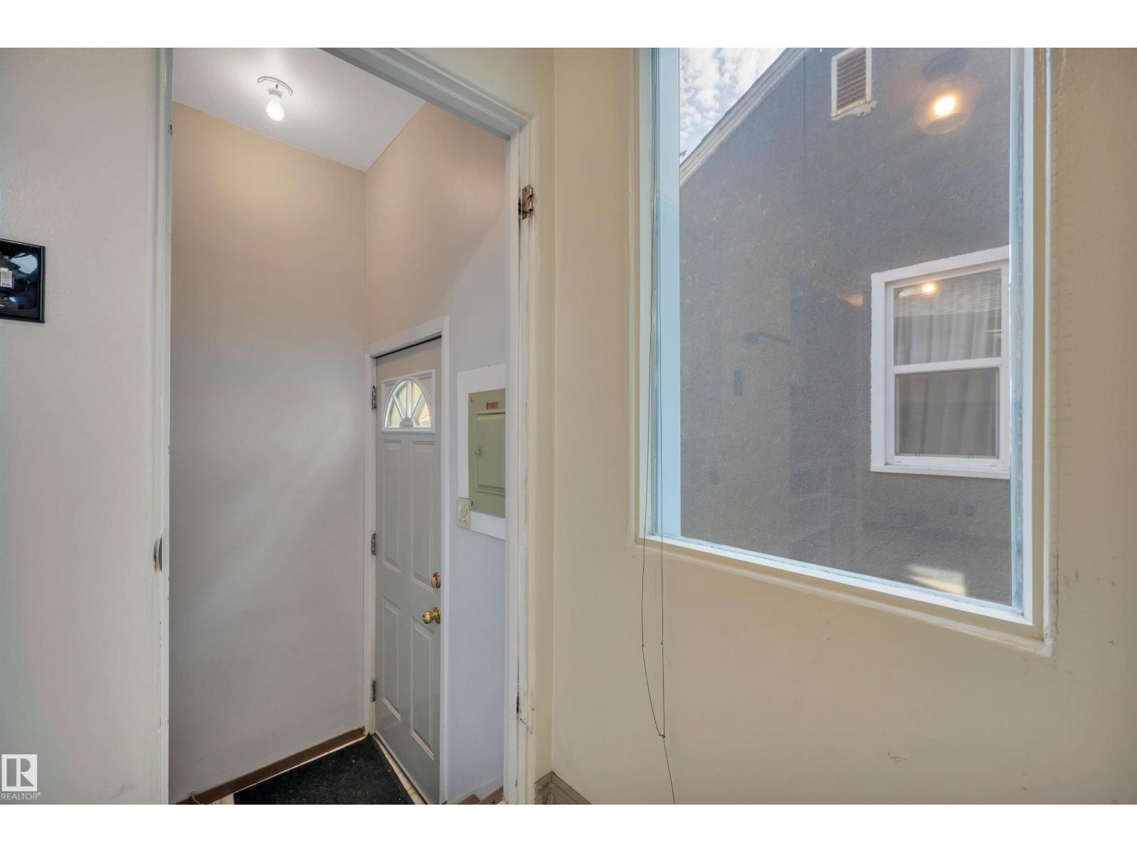 8155 79 AV NW - 18