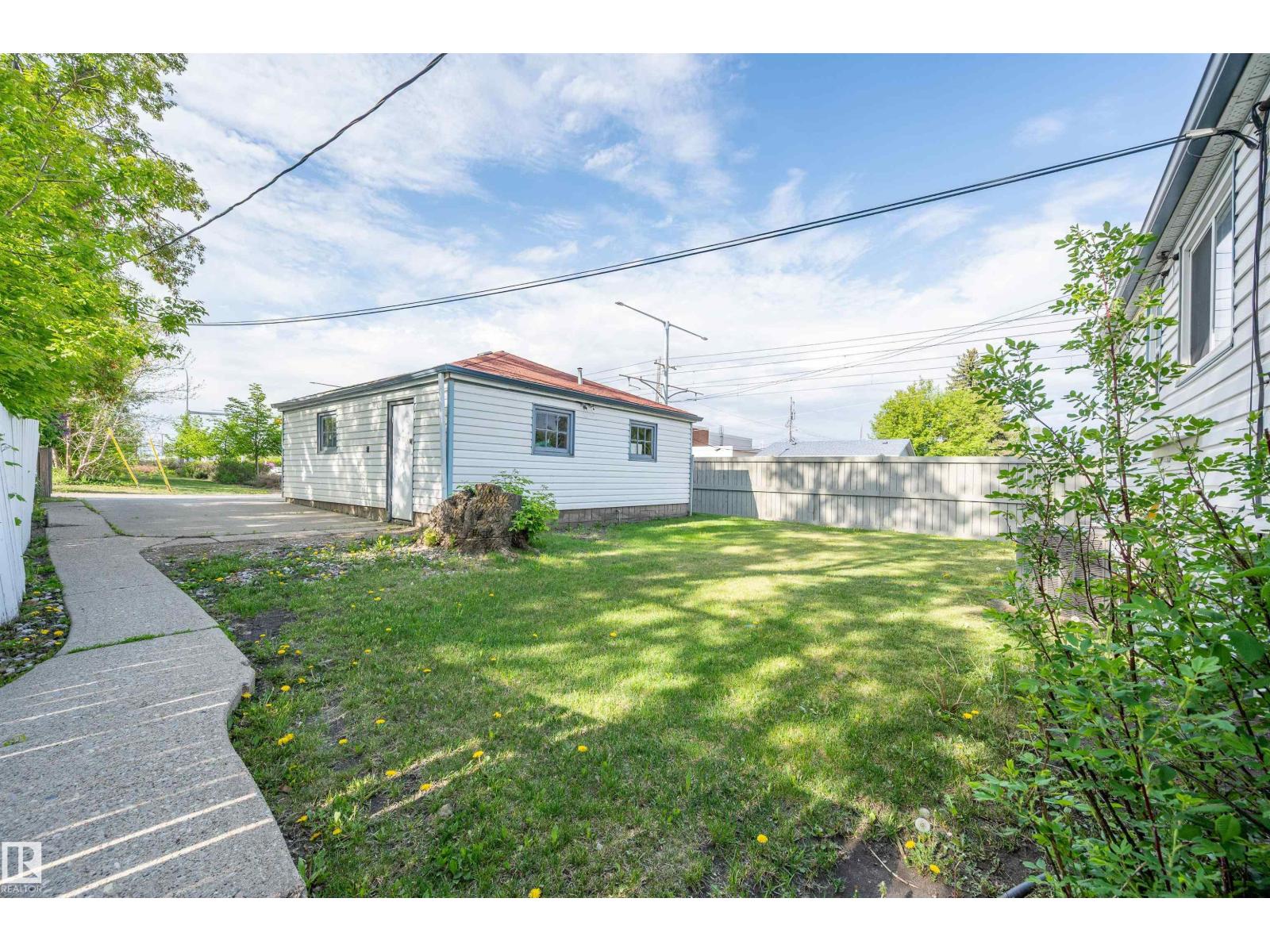 8155 79 AV NW - 27
