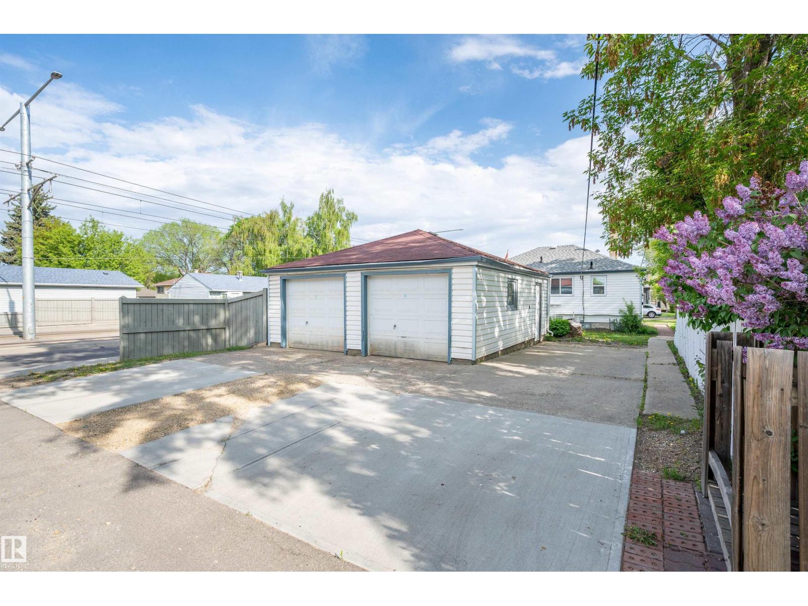 8155 79 AV NW - 30