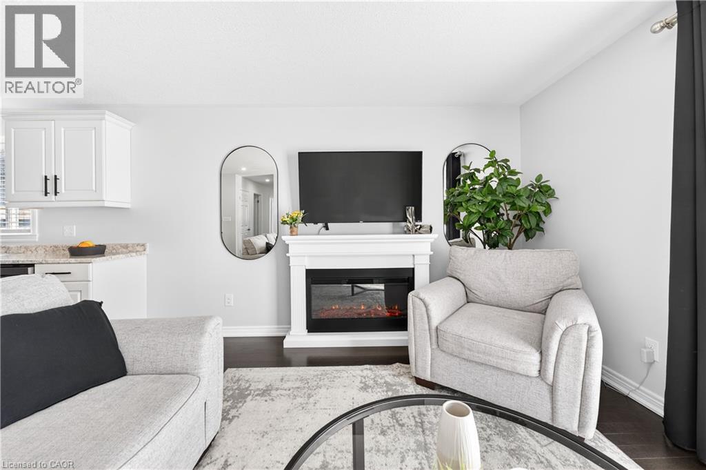 20 LINDA Crescent - 20
