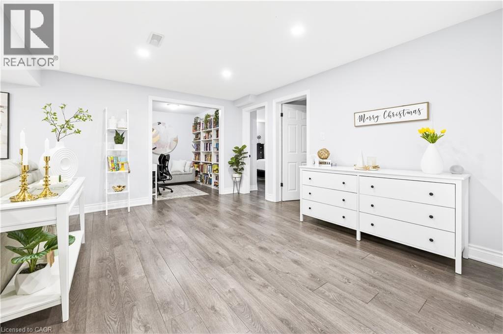 20 LINDA Crescent - 41