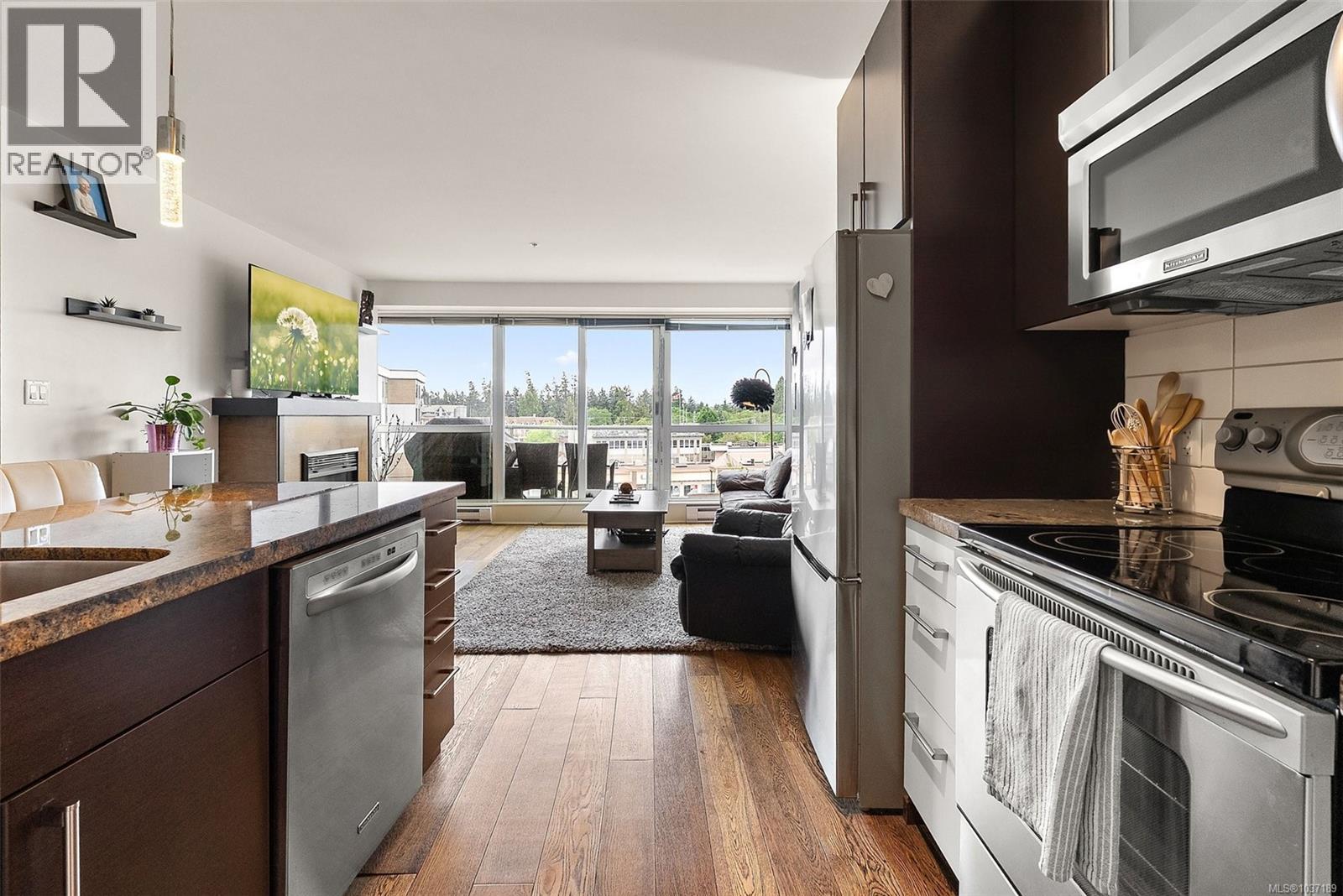 532 2745 Veterans Memorial Parkway, Langford