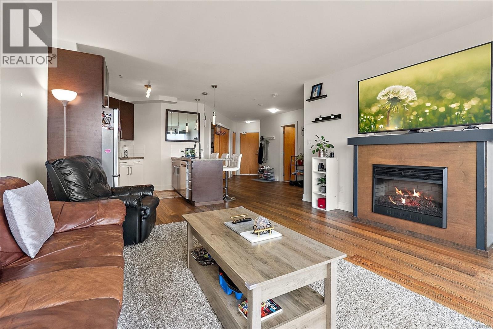 532 2745 Veterans Memorial Parkway, Langford