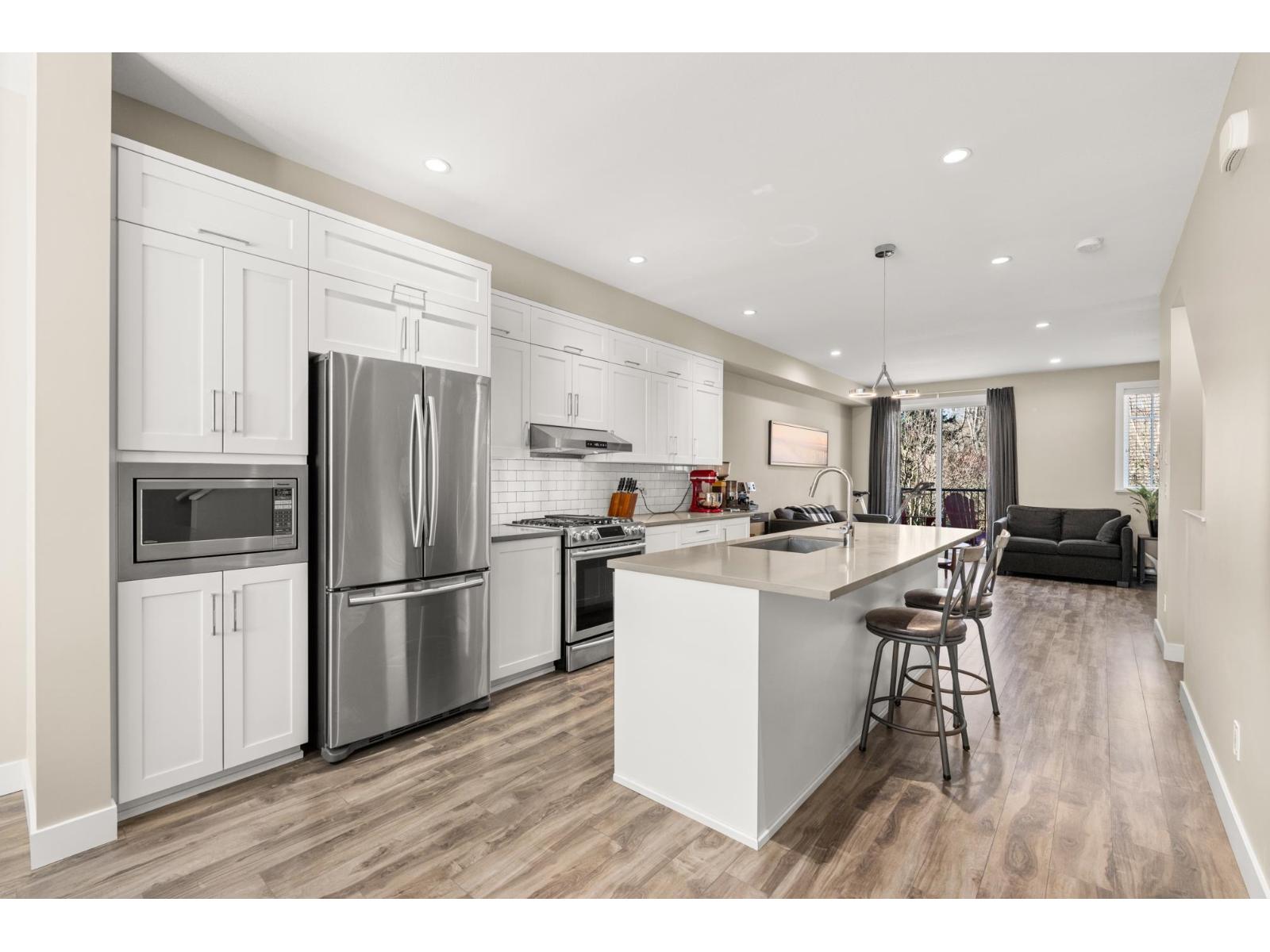 3 Bed, 3 Bath Townhouse for Sale in Surrey – 2 15588 32 AVENUE, Surrey – MLS# R3122592 - Image 6