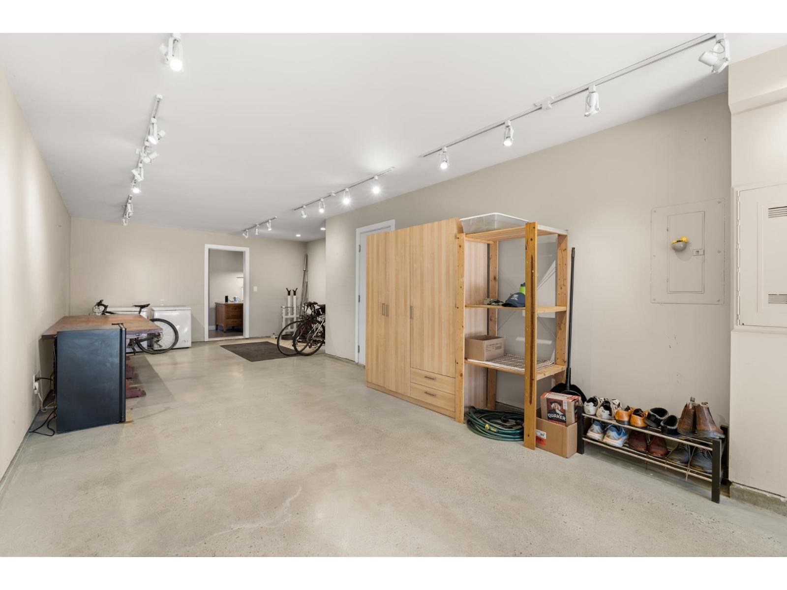 3 Bed, 3 Bath Townhouse for Sale in Surrey – 2 15588 32 AVENUE, Surrey – MLS# R3122592 - Image 35
