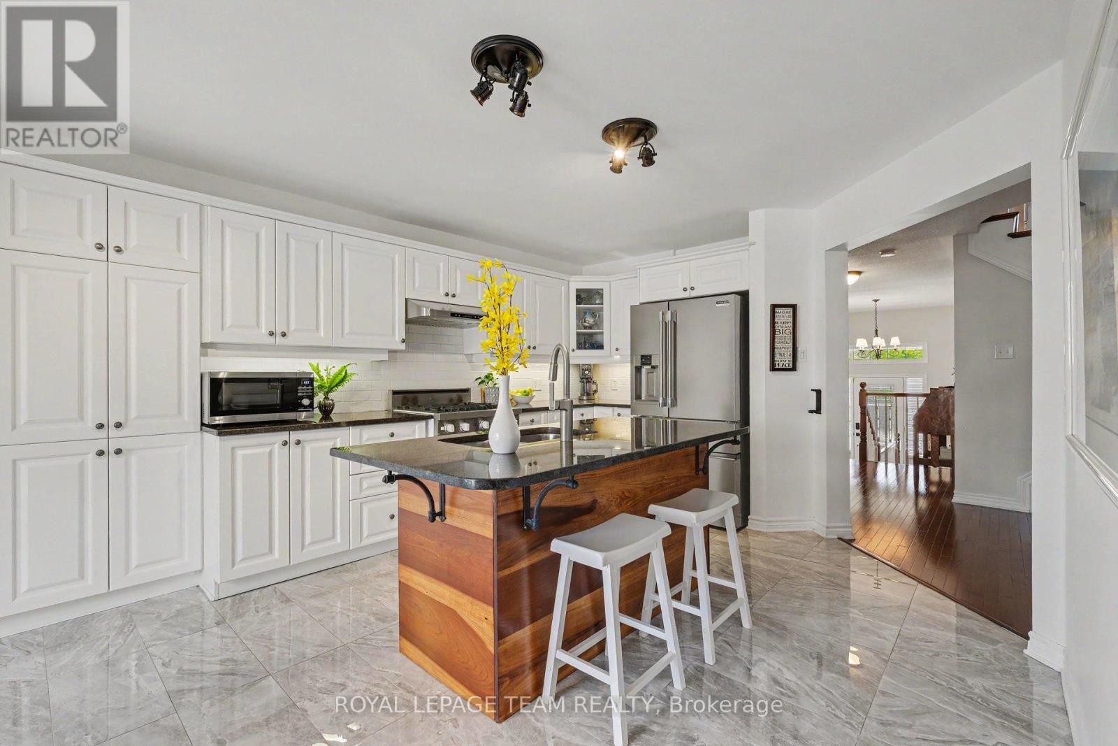 518 SHAWONDASEE STREET - 12
