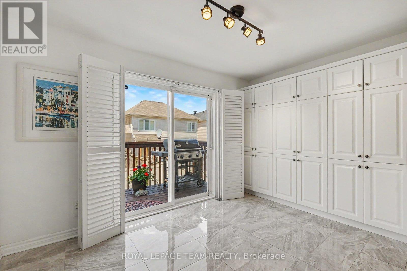 518 SHAWONDASEE STREET - 16