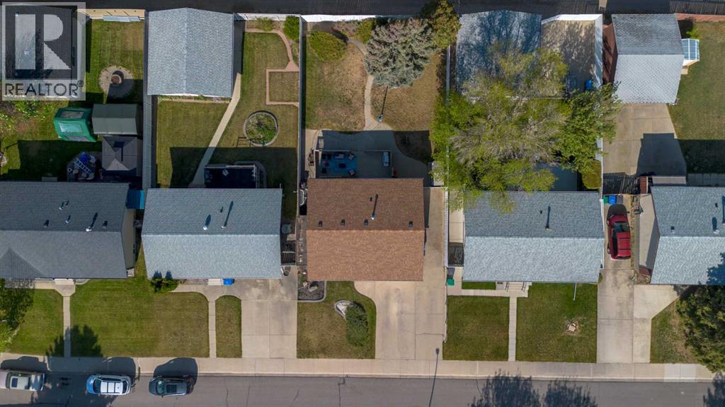 2022 19 Street N - 38