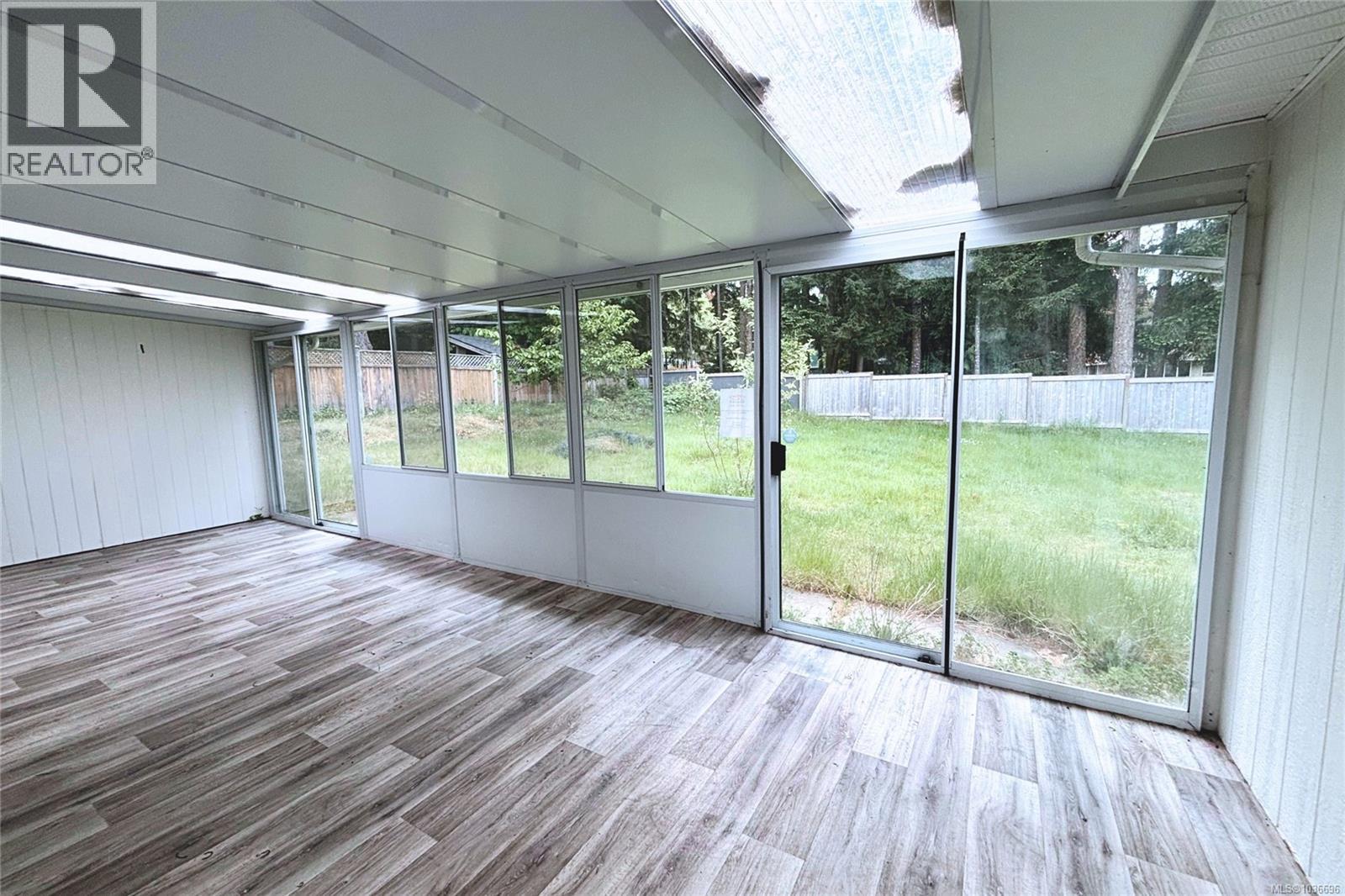600 Sumac Dr - 5