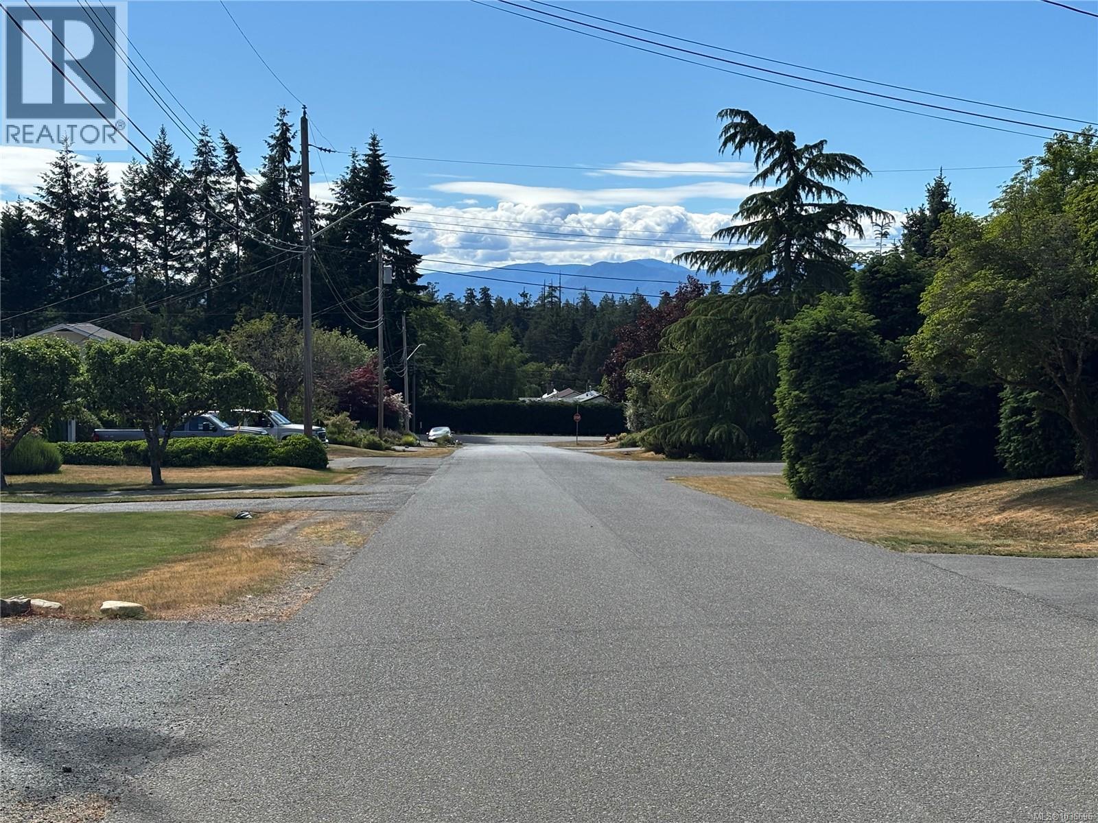 600 Sumac Dr - 12