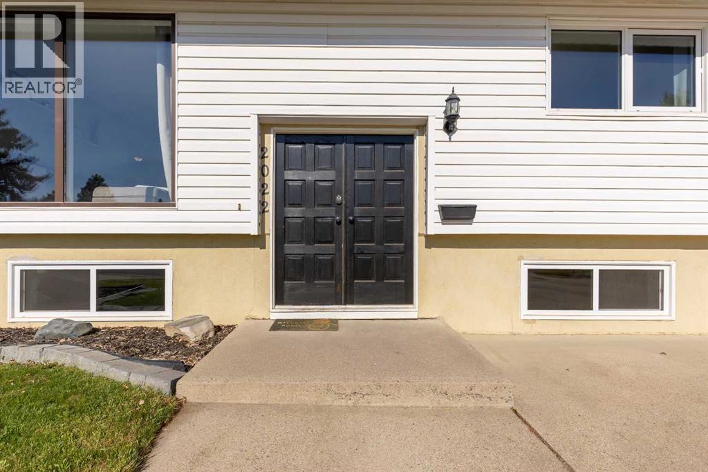 2022 19 Street N - 5