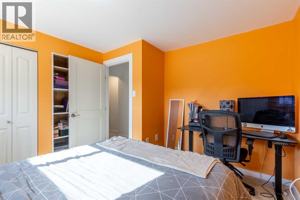 2022 19 Street N - 24