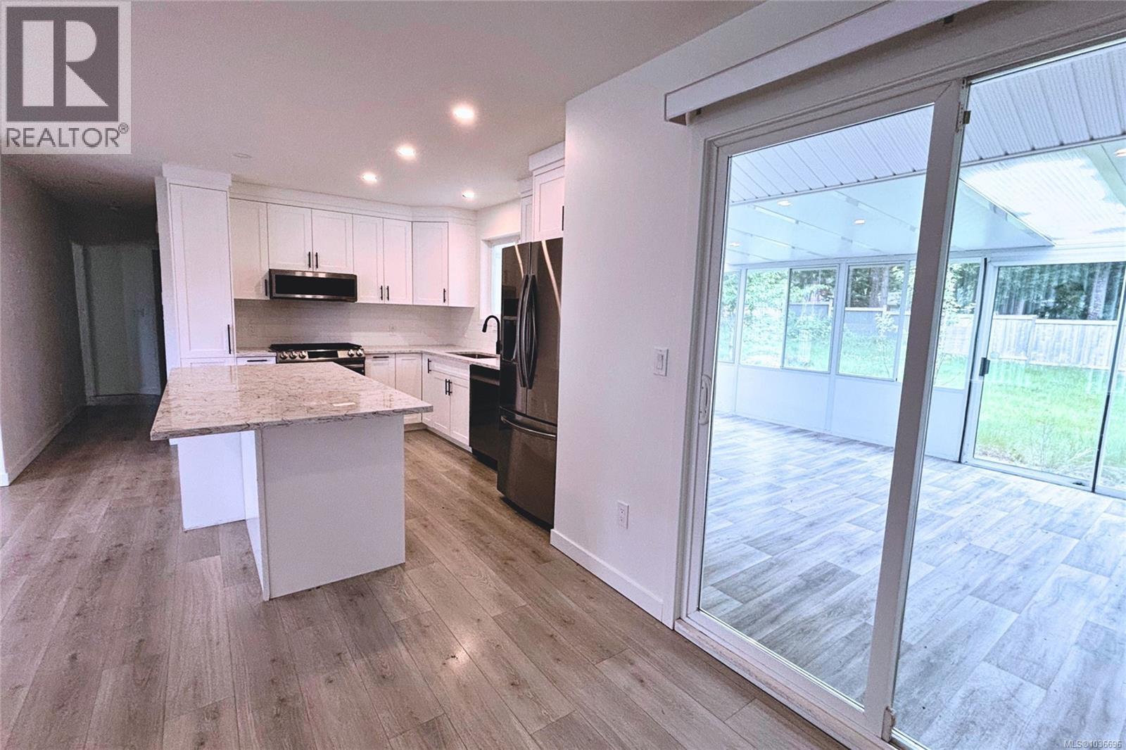600 Sumac Dr - 23