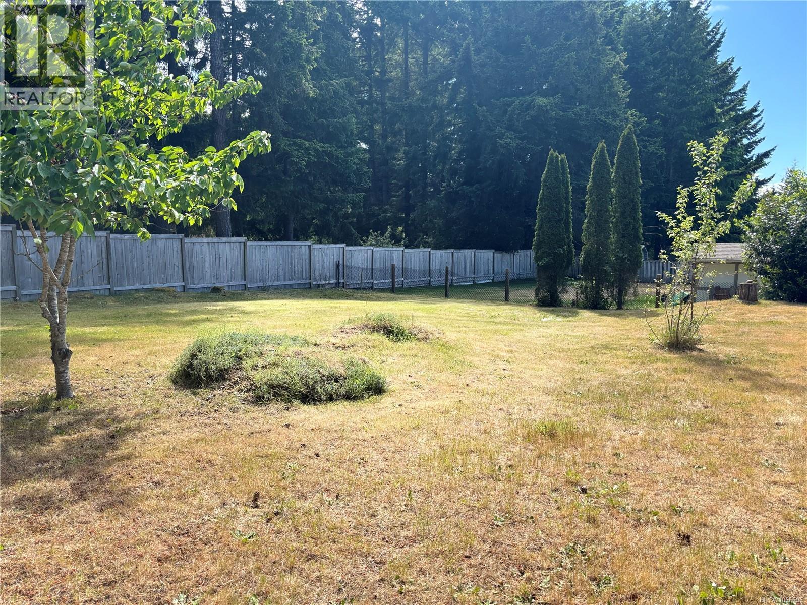 600 Sumac Dr - 52