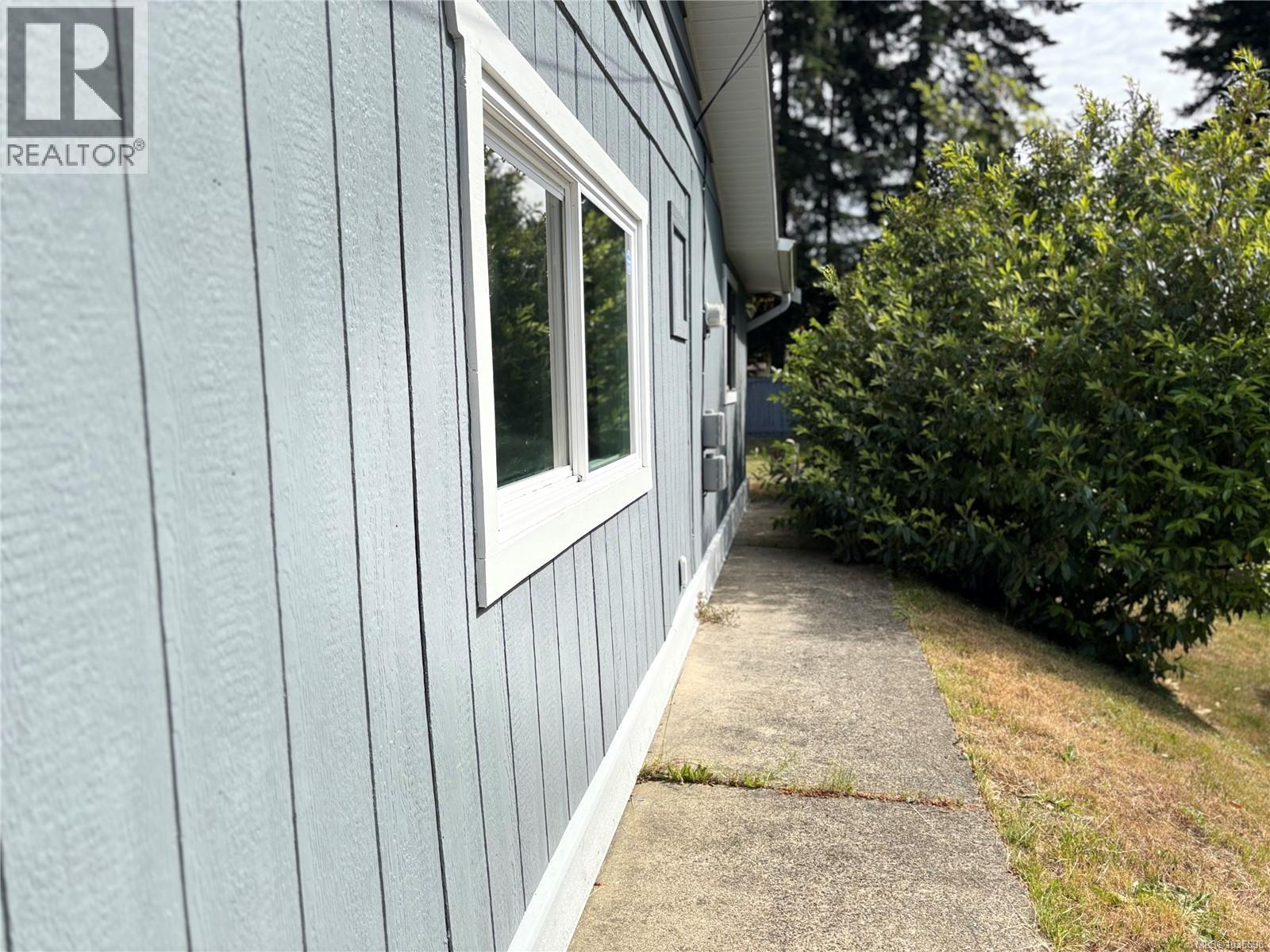 600 Sumac Dr - 48