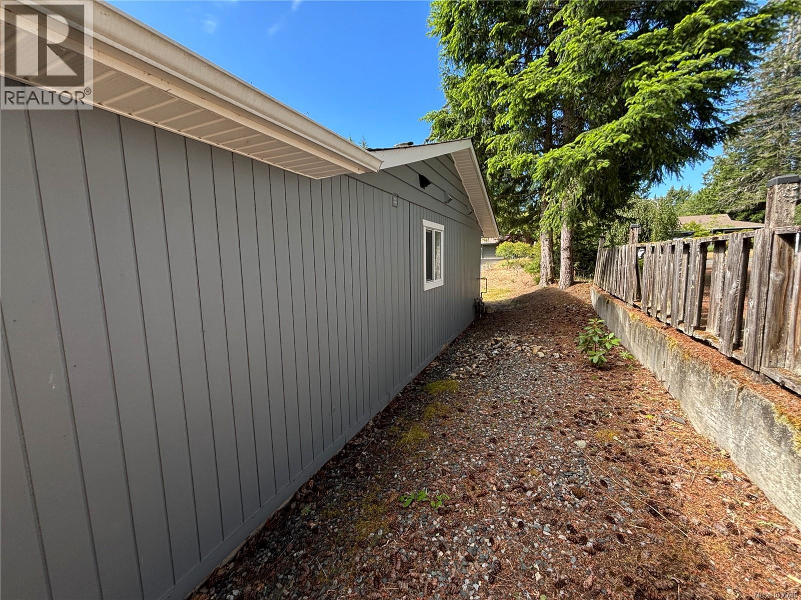600 Sumac Dr - 56