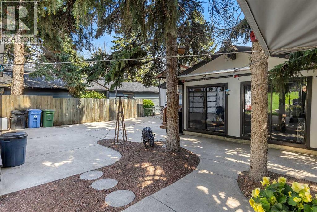 8927 33 Avenue NW - photo 5