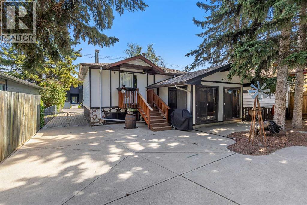 8927 33 Avenue NW - photo 4