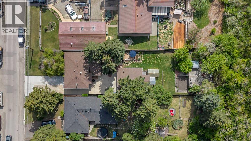 8927 33 Avenue NW — photo 6