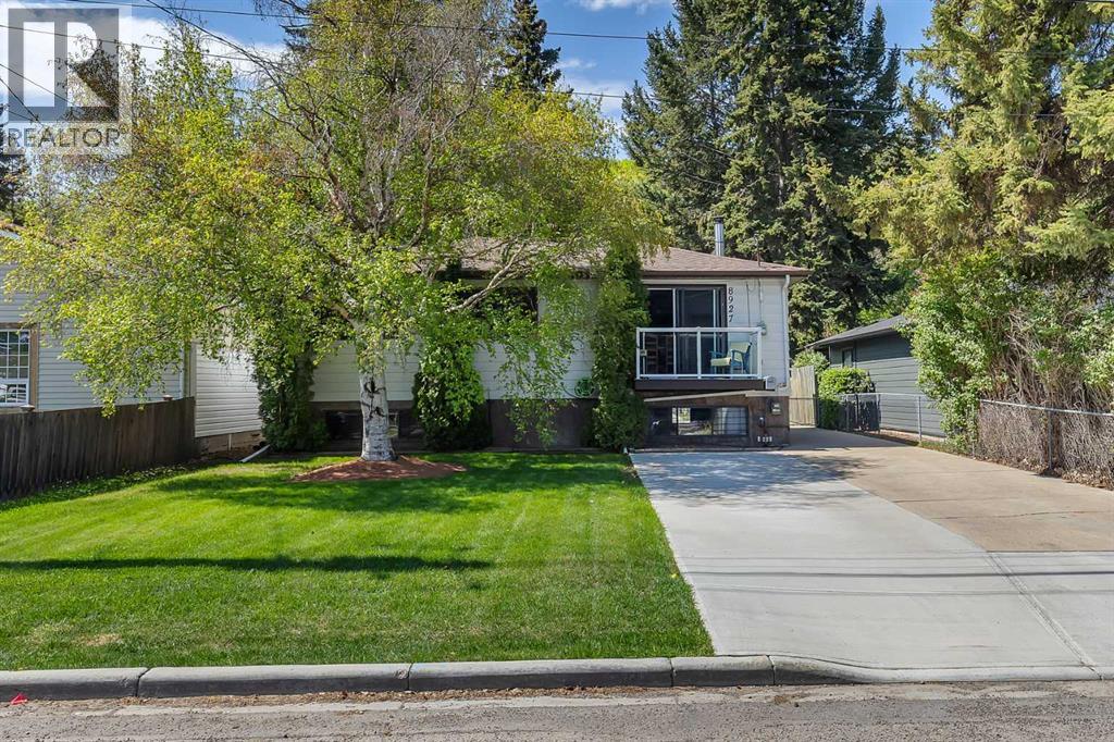 8927 33 Avenue NW - photo 3