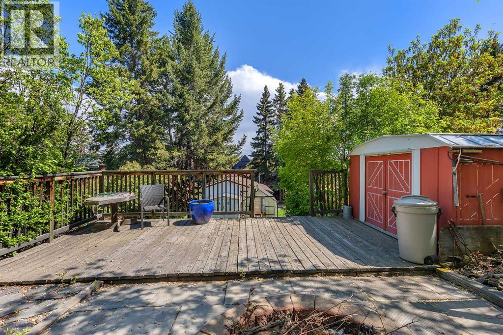 8927 33 Avenue NW — photo 31