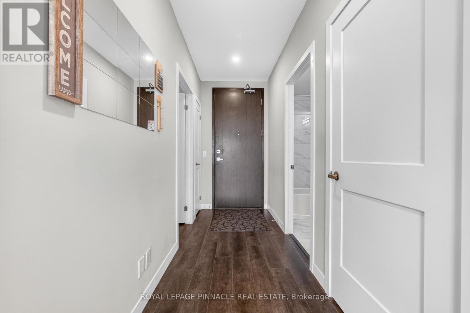 #2303 15 QUEEN STREET S - 11
