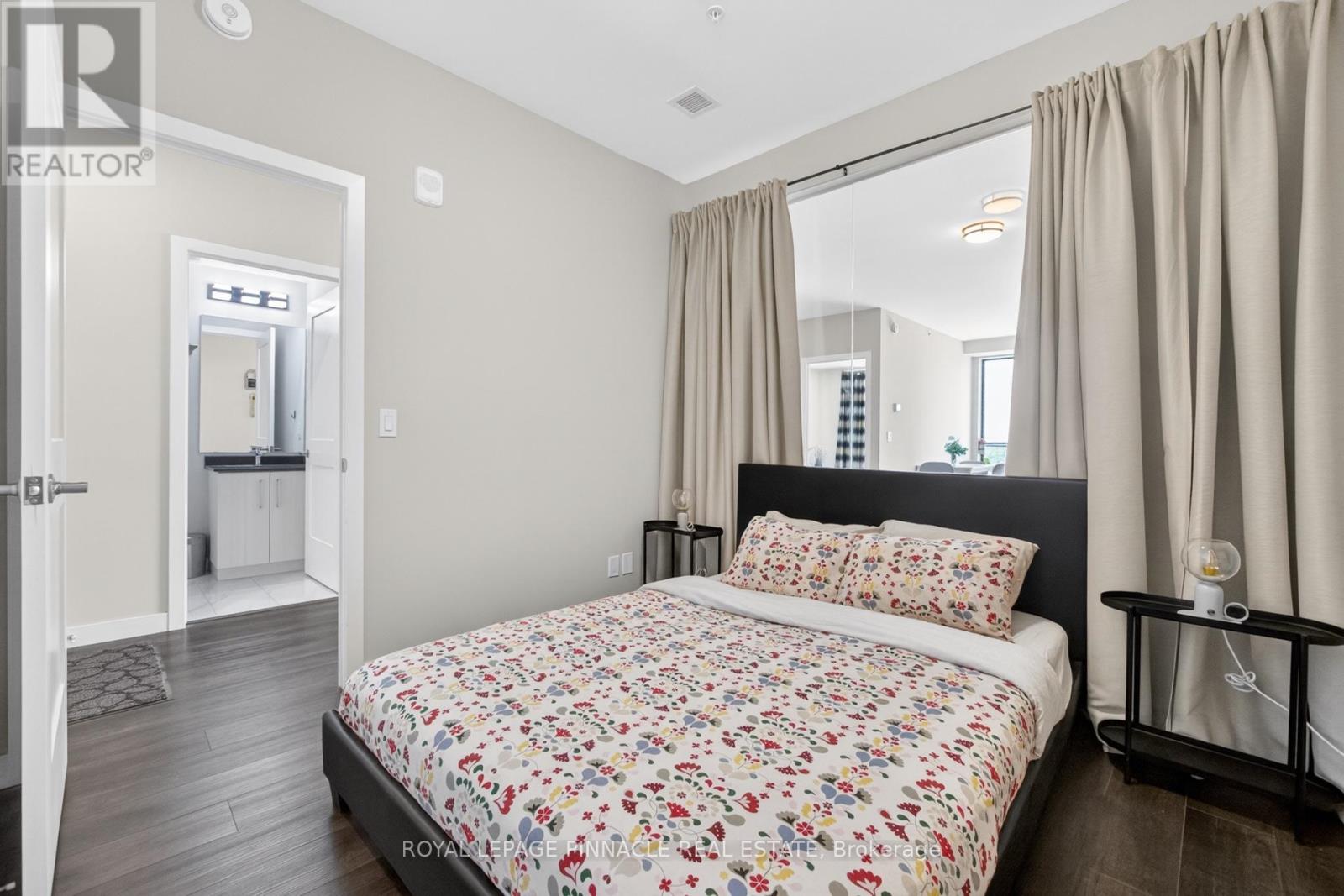 #2303 15 QUEEN STREET S - 24