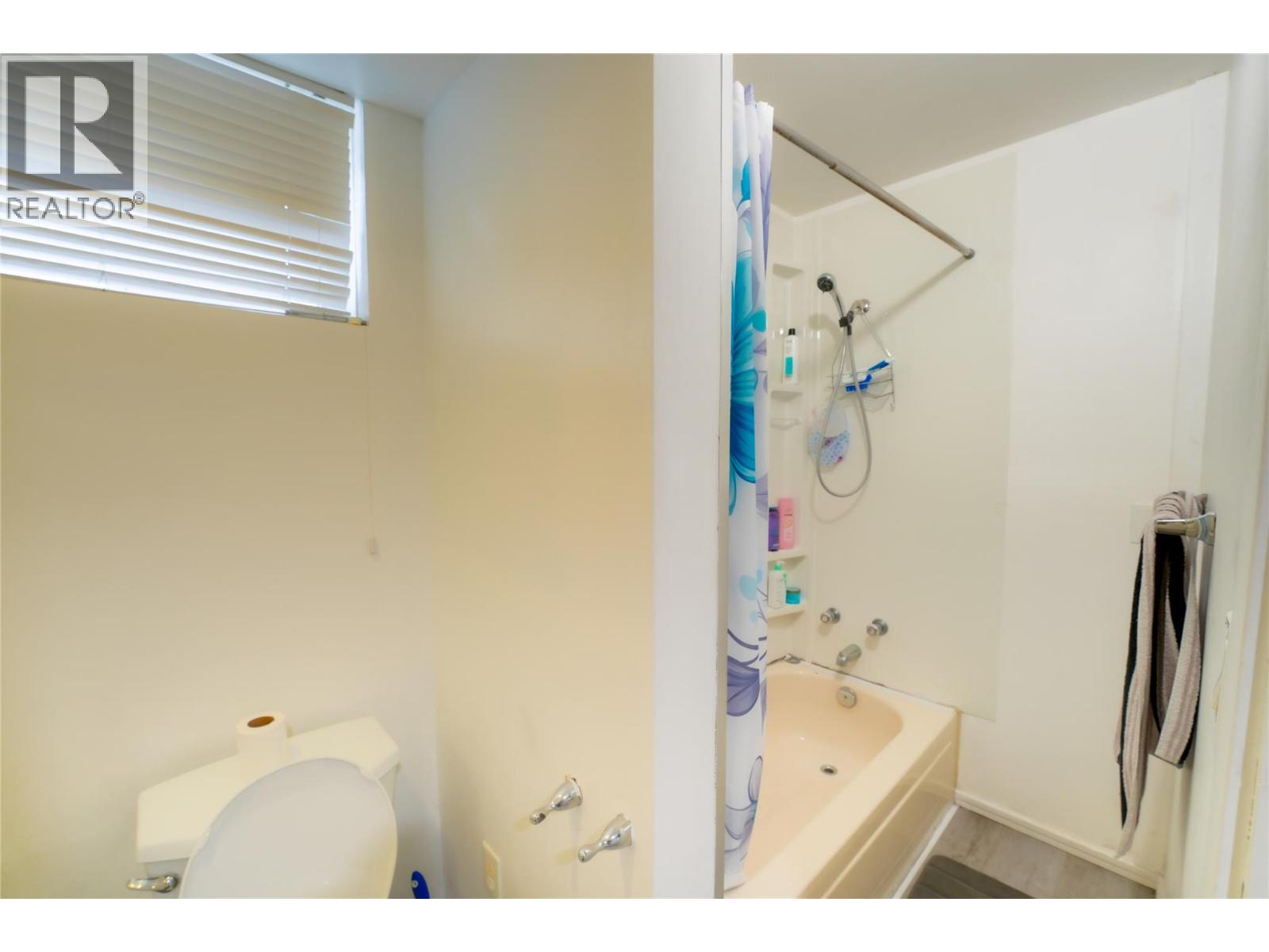 4204 Okanagan Avenue - 12