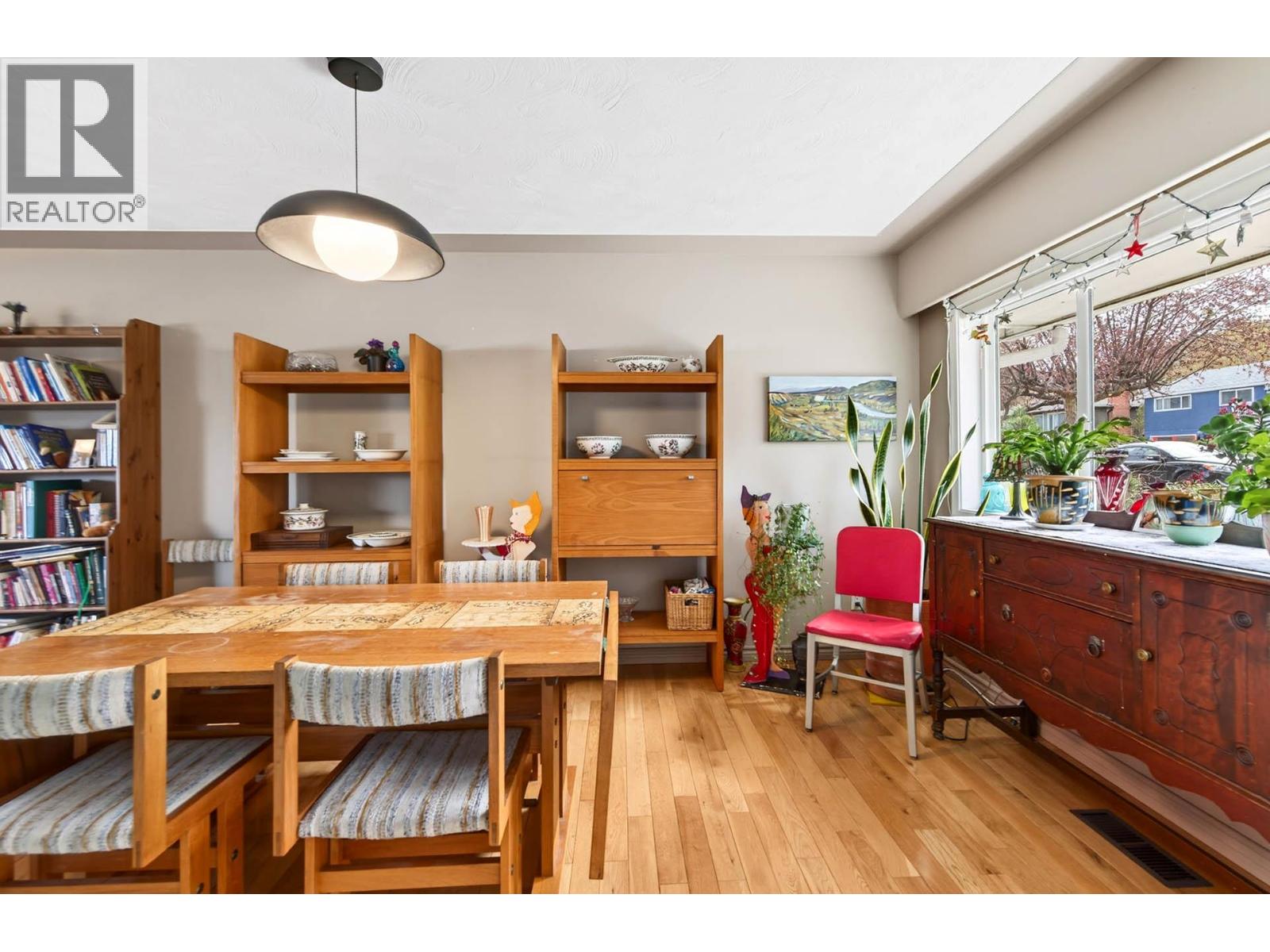 640 FRASER Street - 12